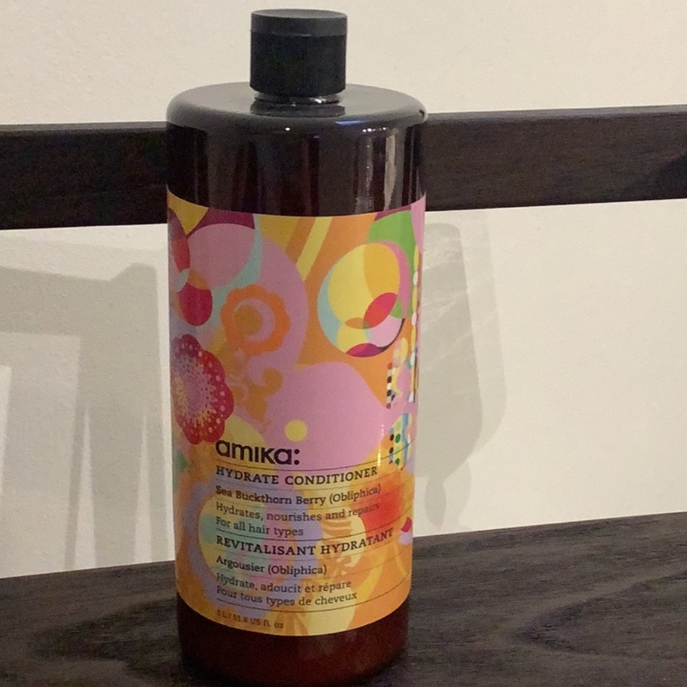 Amika hydrate conditioner